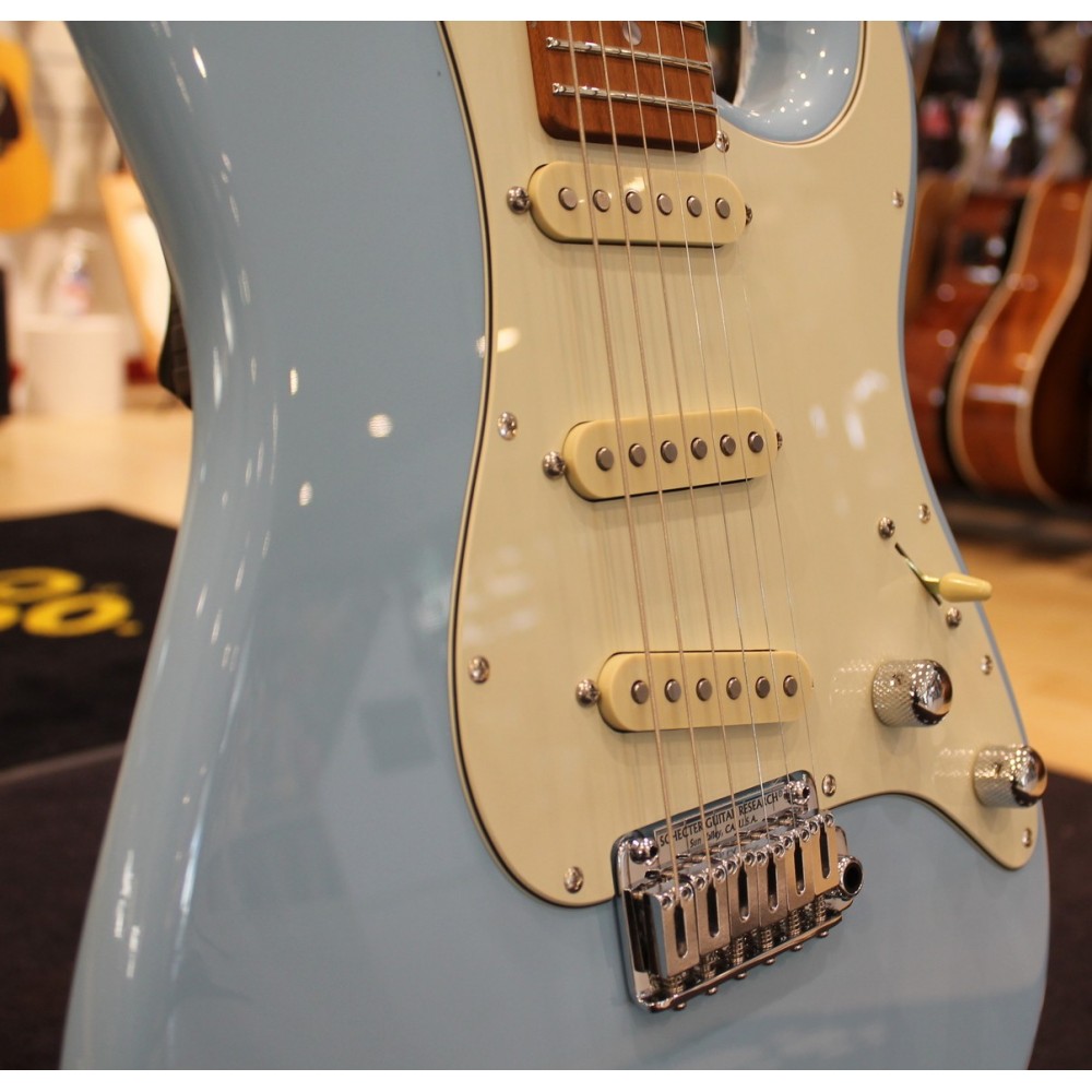 Schecter Traditional Route 66 Chicago S/S/S Custom Shop