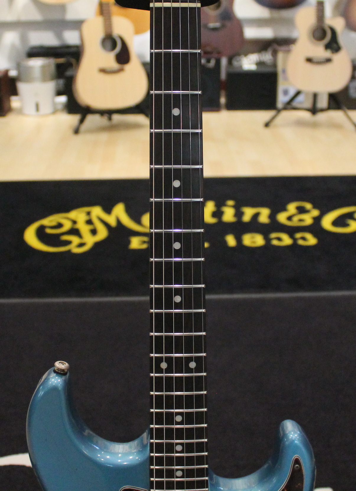 G&L Legacy Rustic Lake Placid Blue - immagine 10