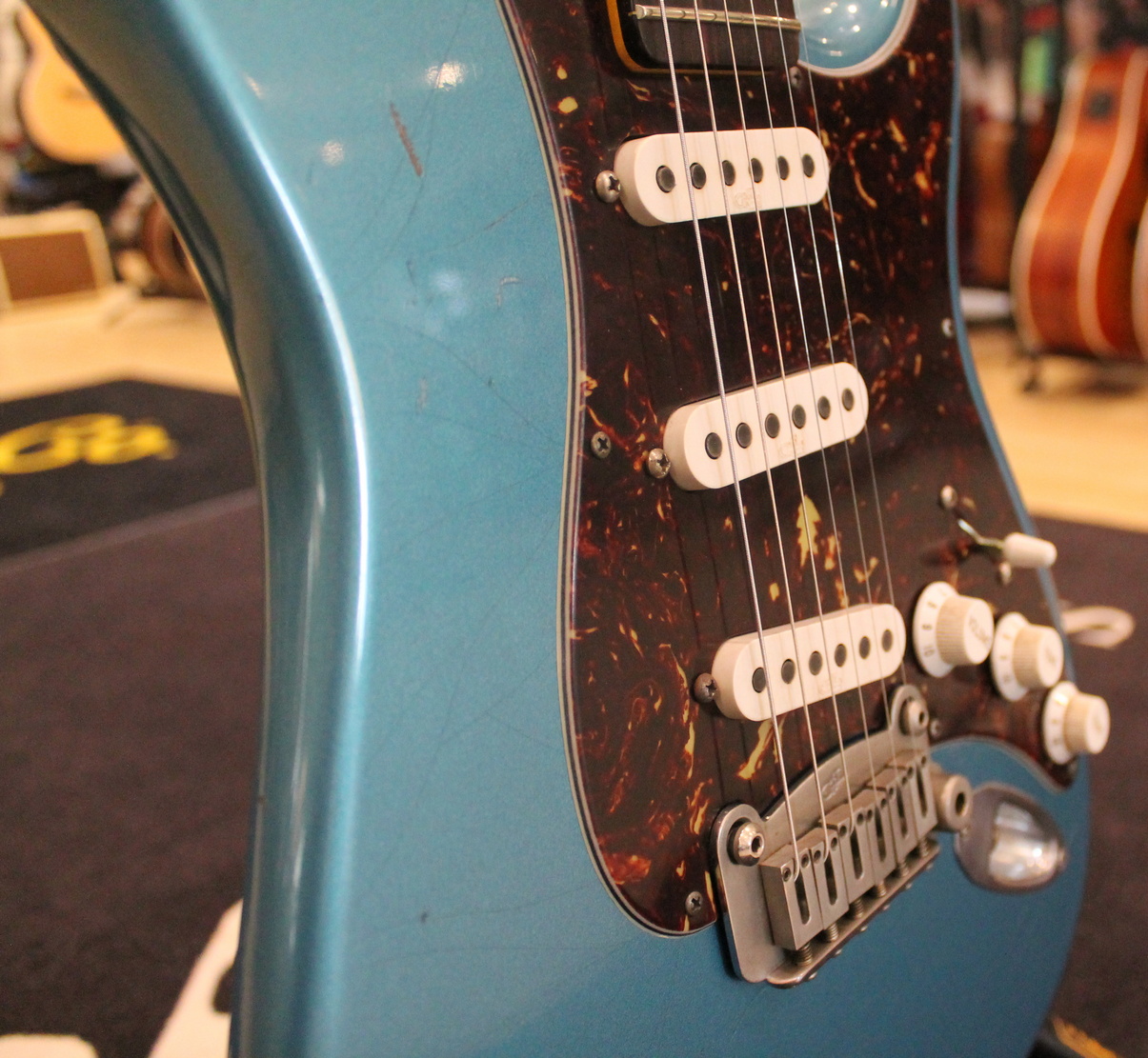 G&L Legacy Rustic Lake Placid Blue - immagine 3