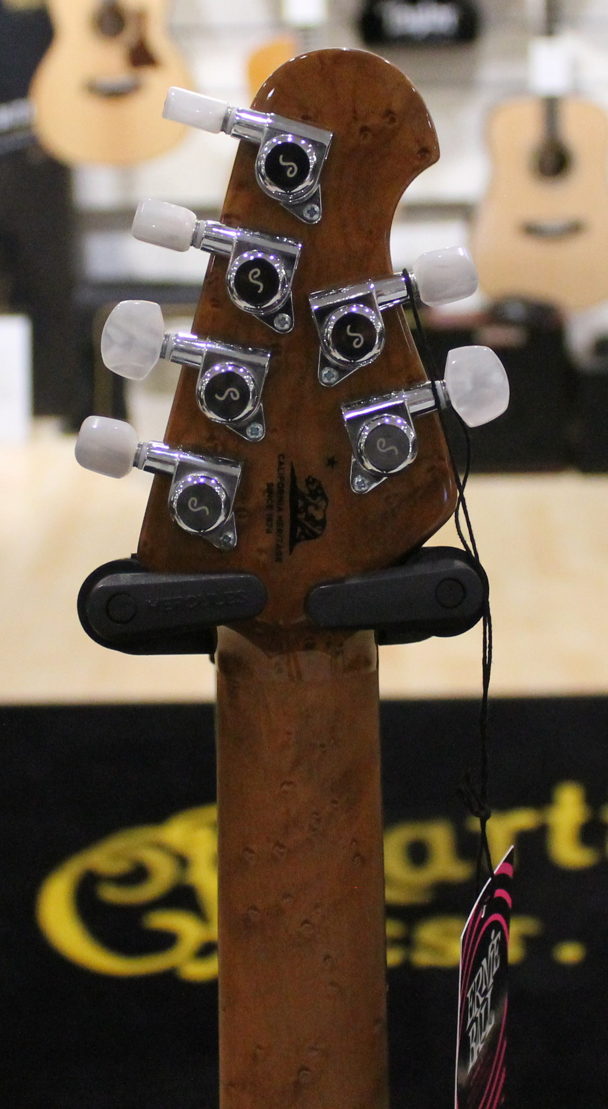 Music Man St. Vincent Goldie Guitar Ebony Fretboard Silk Charmeuse - immagine 16