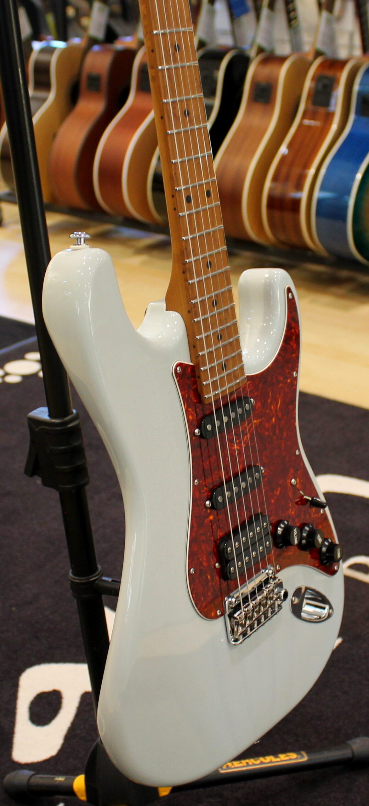 Suhr Classic S Paulownia Trans Sonic Blue - immagine 2