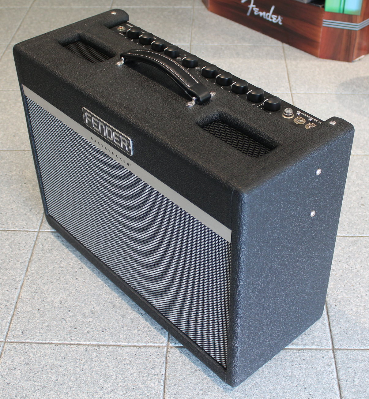 Fender-Bassbreaker-30R-USATO-cod.-103621-2