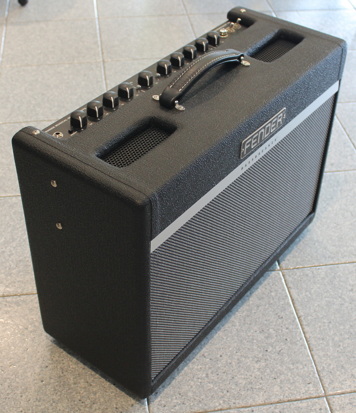 Fender-Bassbreaker-30R-USATO-cod.-103621-3