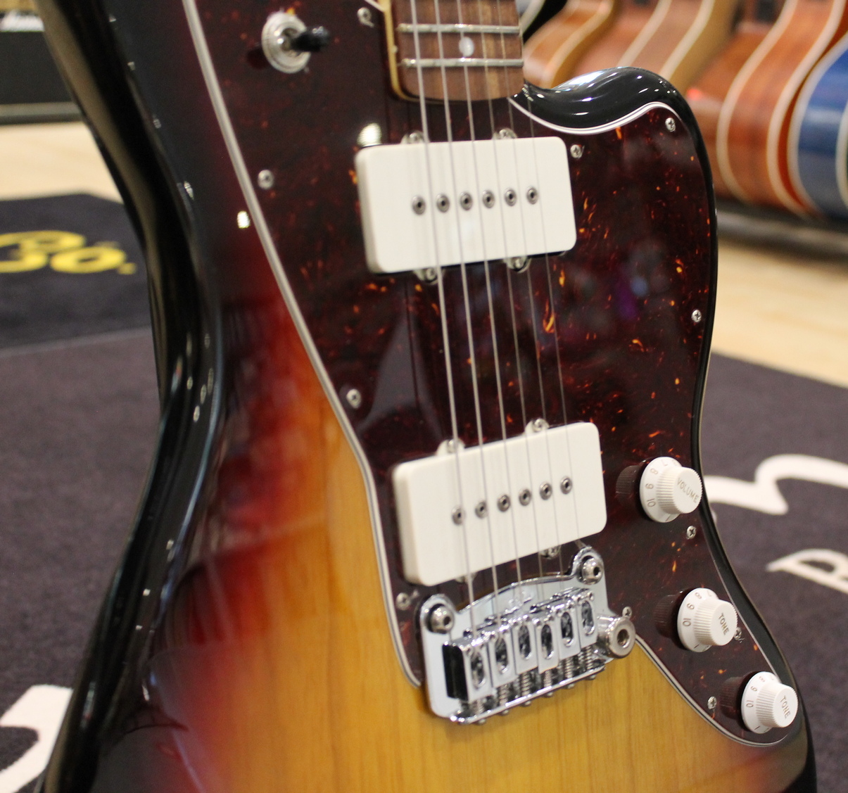 G&L Doheny Fullerton Deluxe USA 3 Tone Sunburst - immagine 2