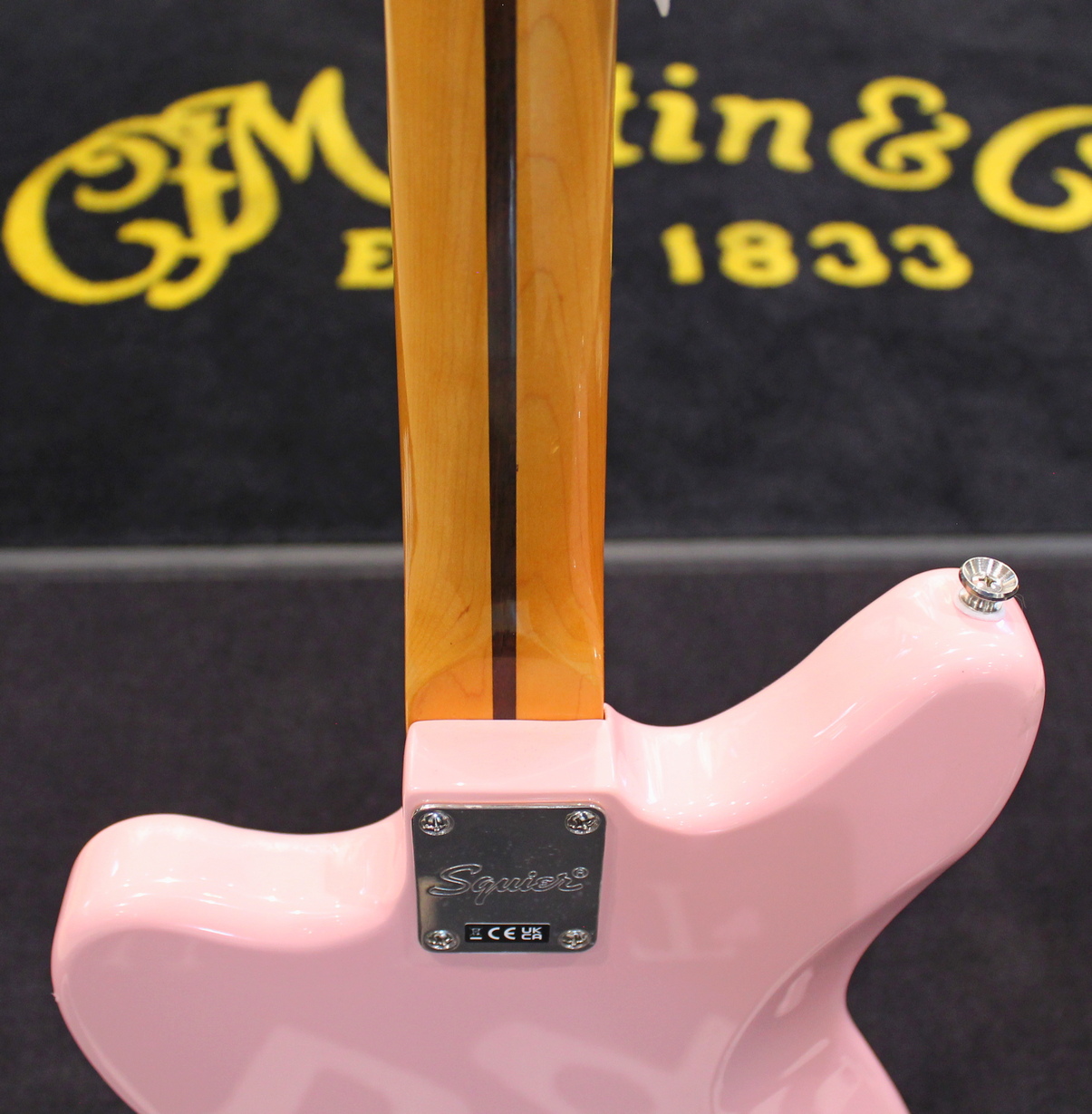 Squier Jaguar FSR Classic Vibe '60 Shell Pink EX DEMO - immagine 11