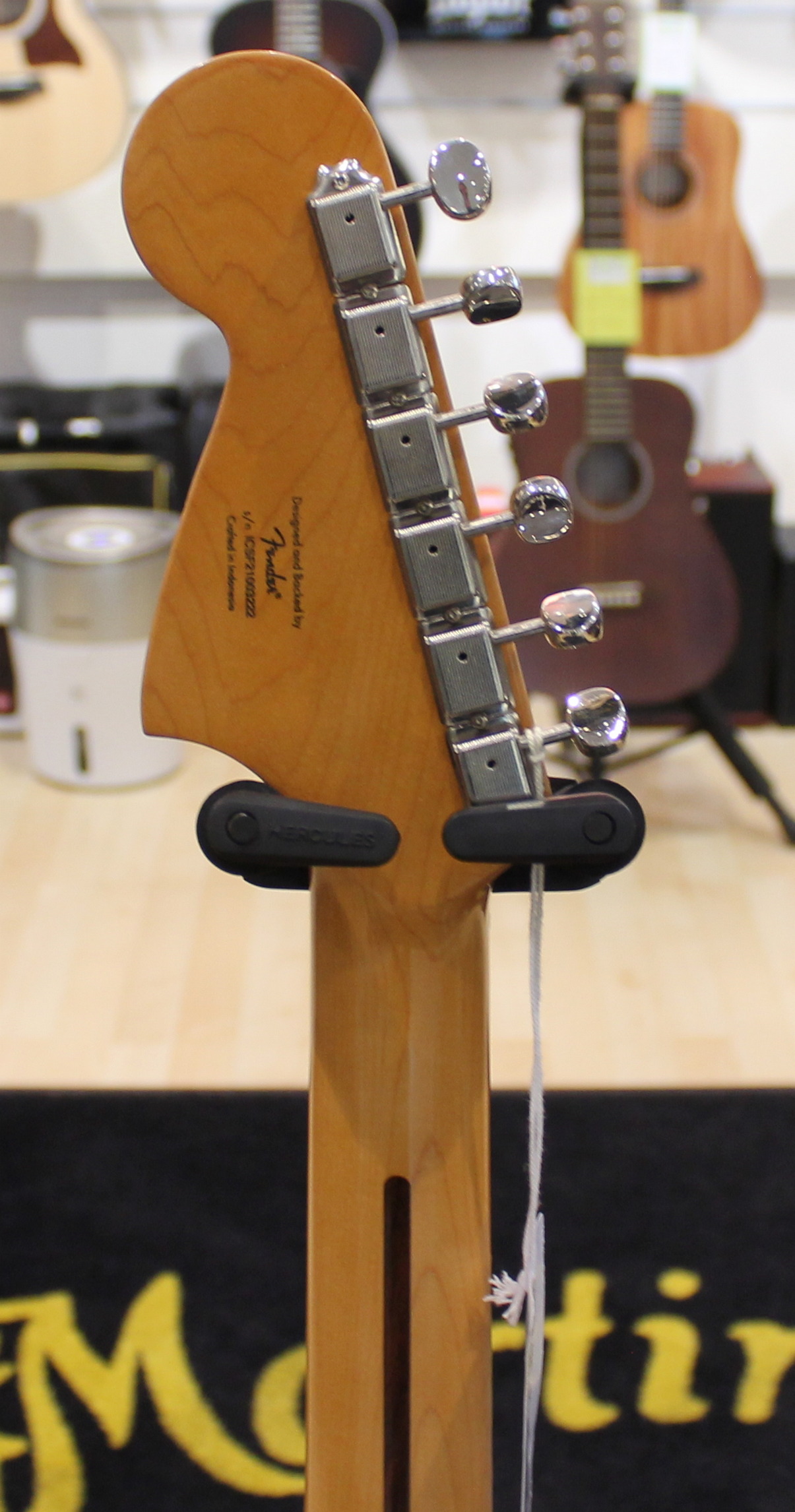 Squier Jaguar FSR Classic Vibe '60 Shell Pink EX DEMO - immagine 13