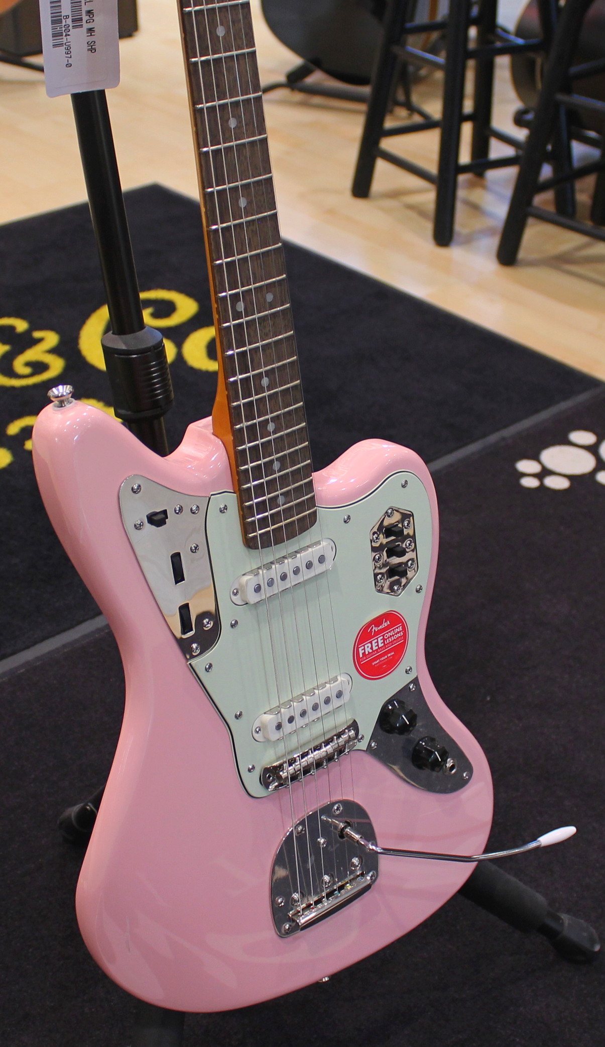 Squier Jaguar FSR Classic Vibe '60 Shell Pink EX DEMO - immagine 2