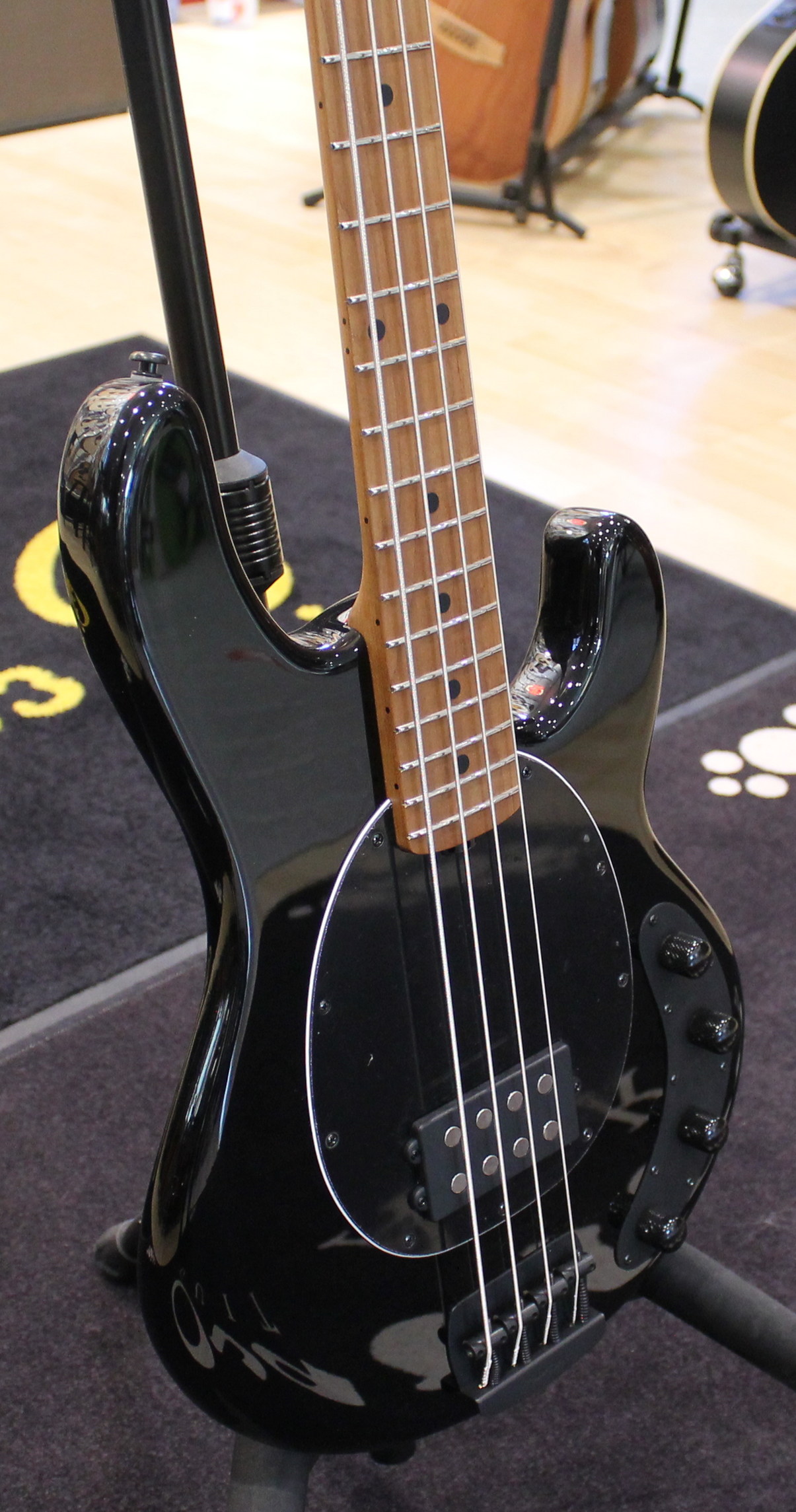 Music Man StingRay Special H Black 2021 - immagine 2