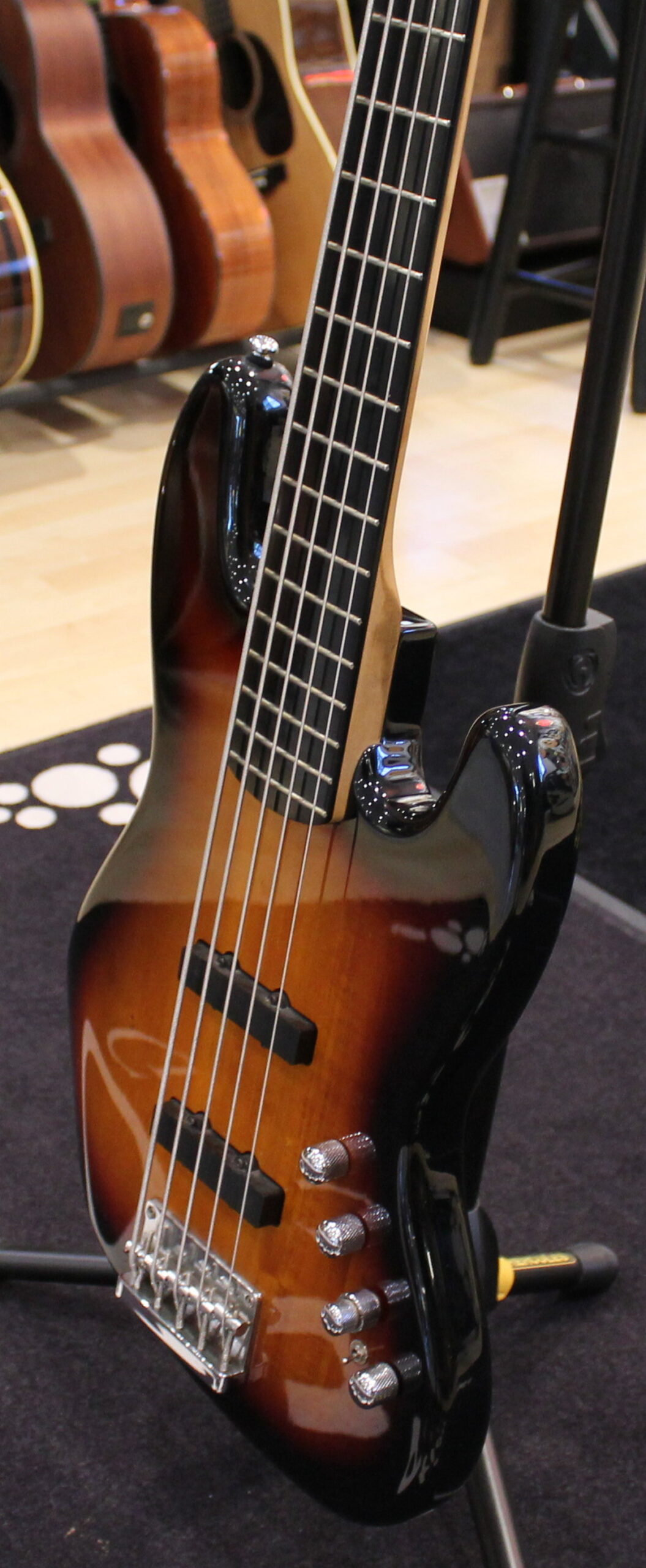 Squier Affinity Deluxe Jazz Bass V USATO cod.128321 - immagine 4