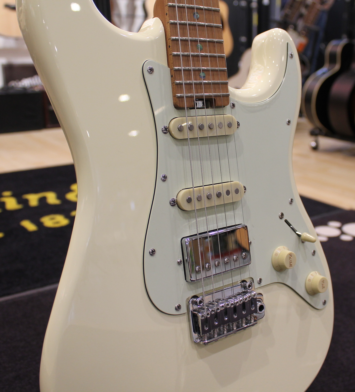 Schecter Traditional Route 66 LTD Yang H/S/S USATO cod. 16022 - immagine 3