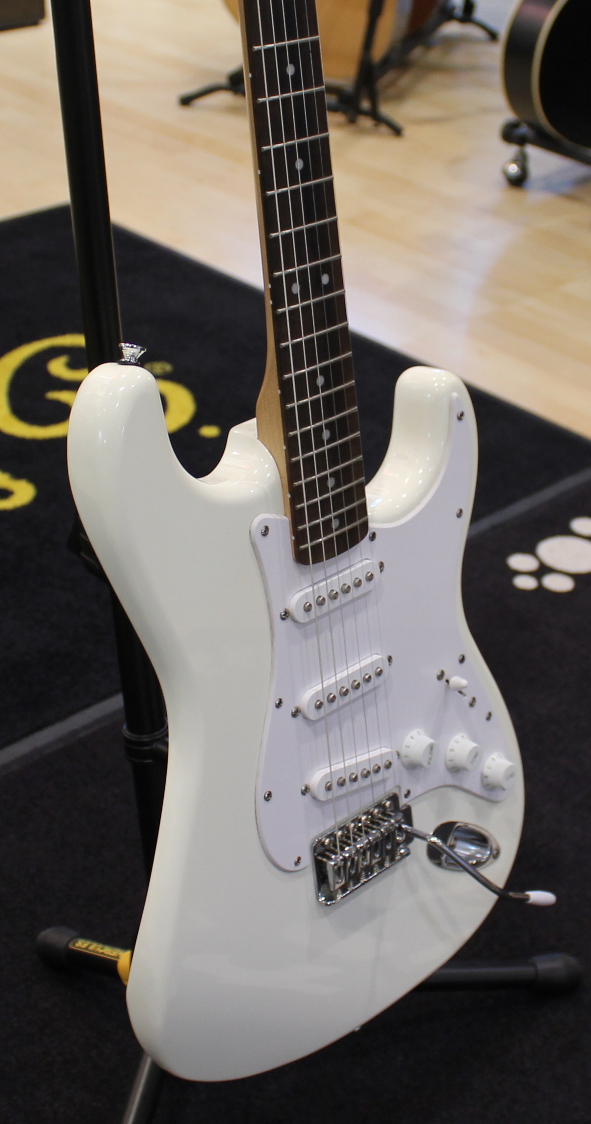 Squier Bullet Stratocaster White USATO cod. 22422 - immagine 2