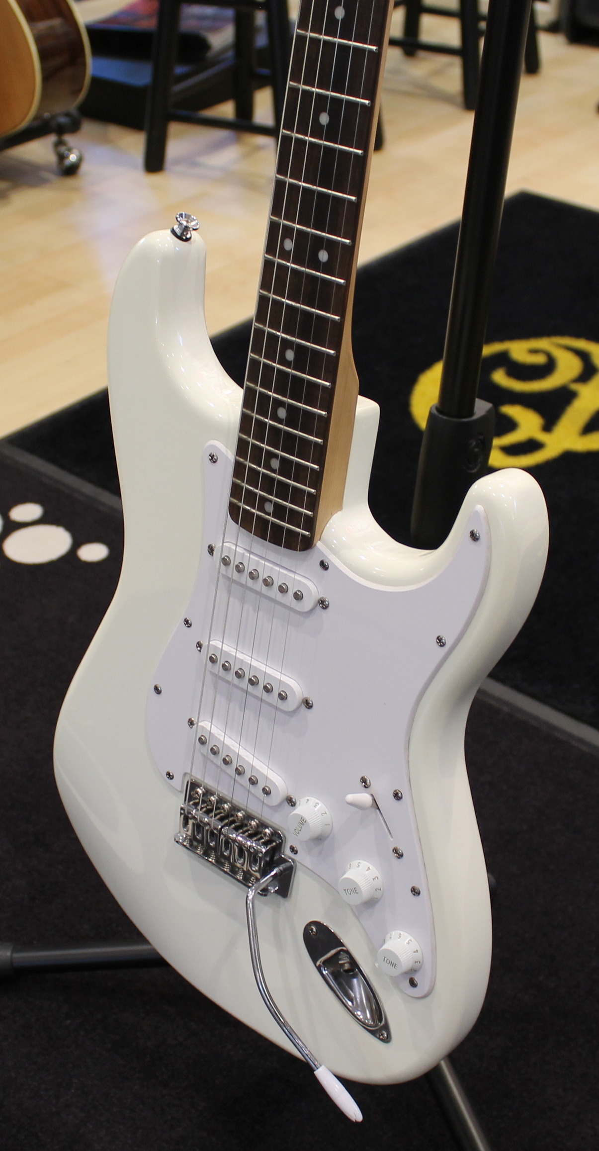 Squier Bullet Stratocaster White USATO cod. 22422 - immagine 4