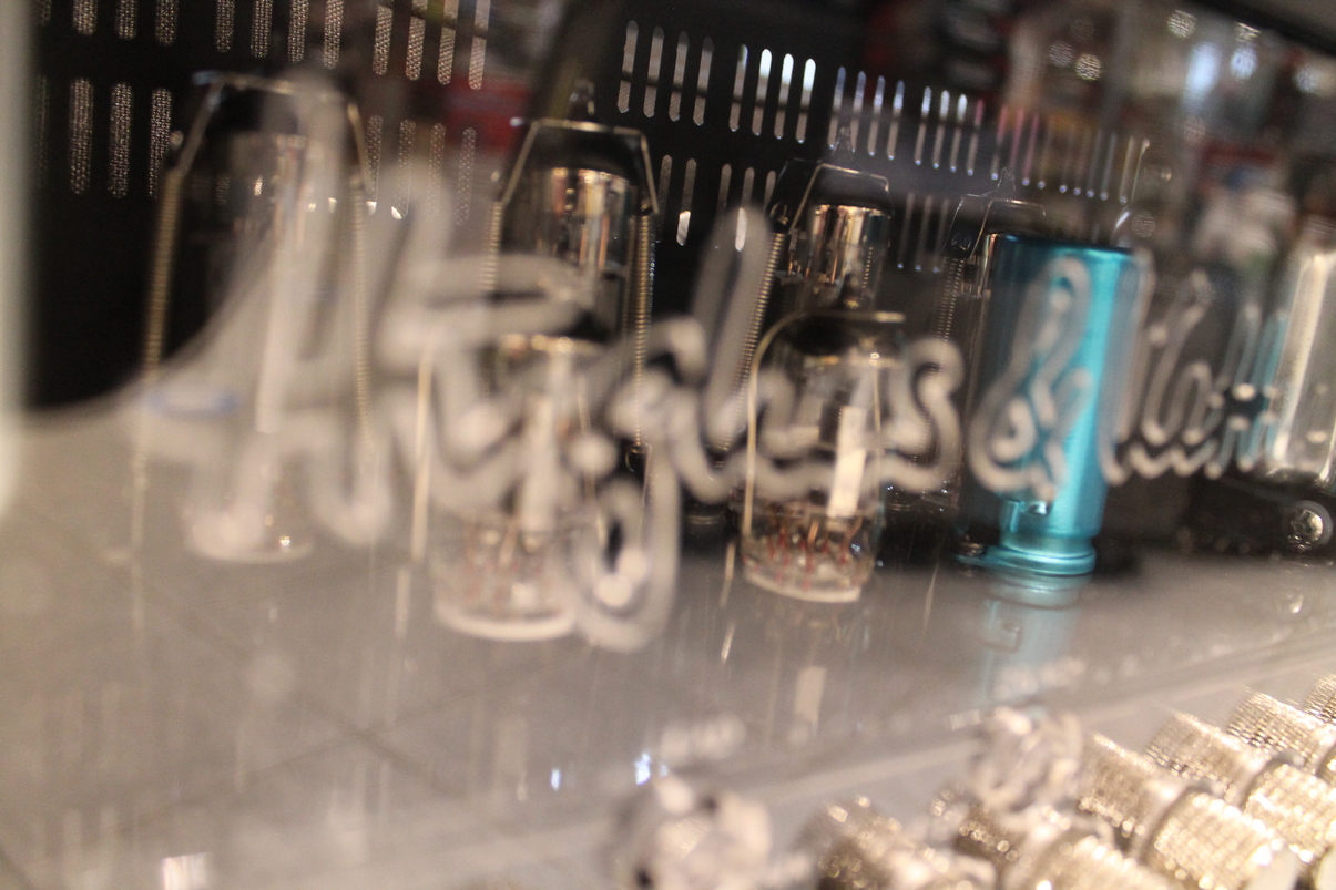 Hughes & Kettner Tubemeister Deluxe 40 USATO cod. 29322 - immagine 4