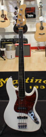 Sire V7 2nd Gen Alder Fretless USATO cod. 30422