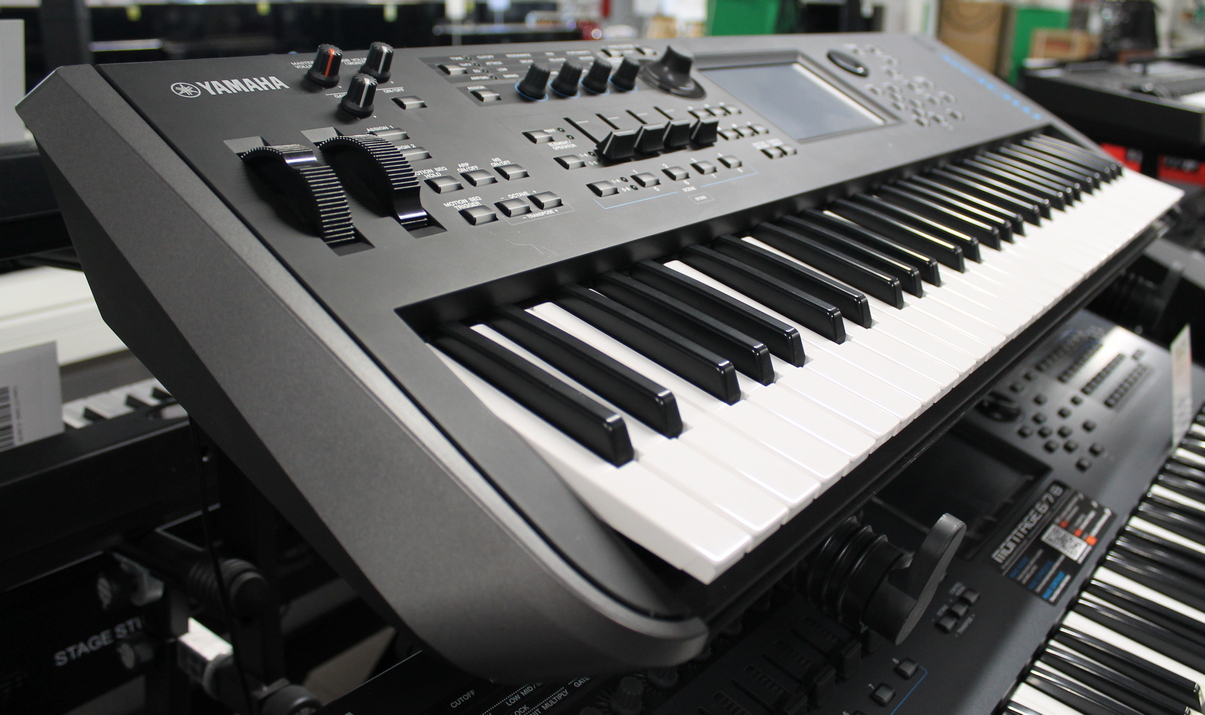 Yamaha MODX6 USATO cod. 23622 - immagine 2