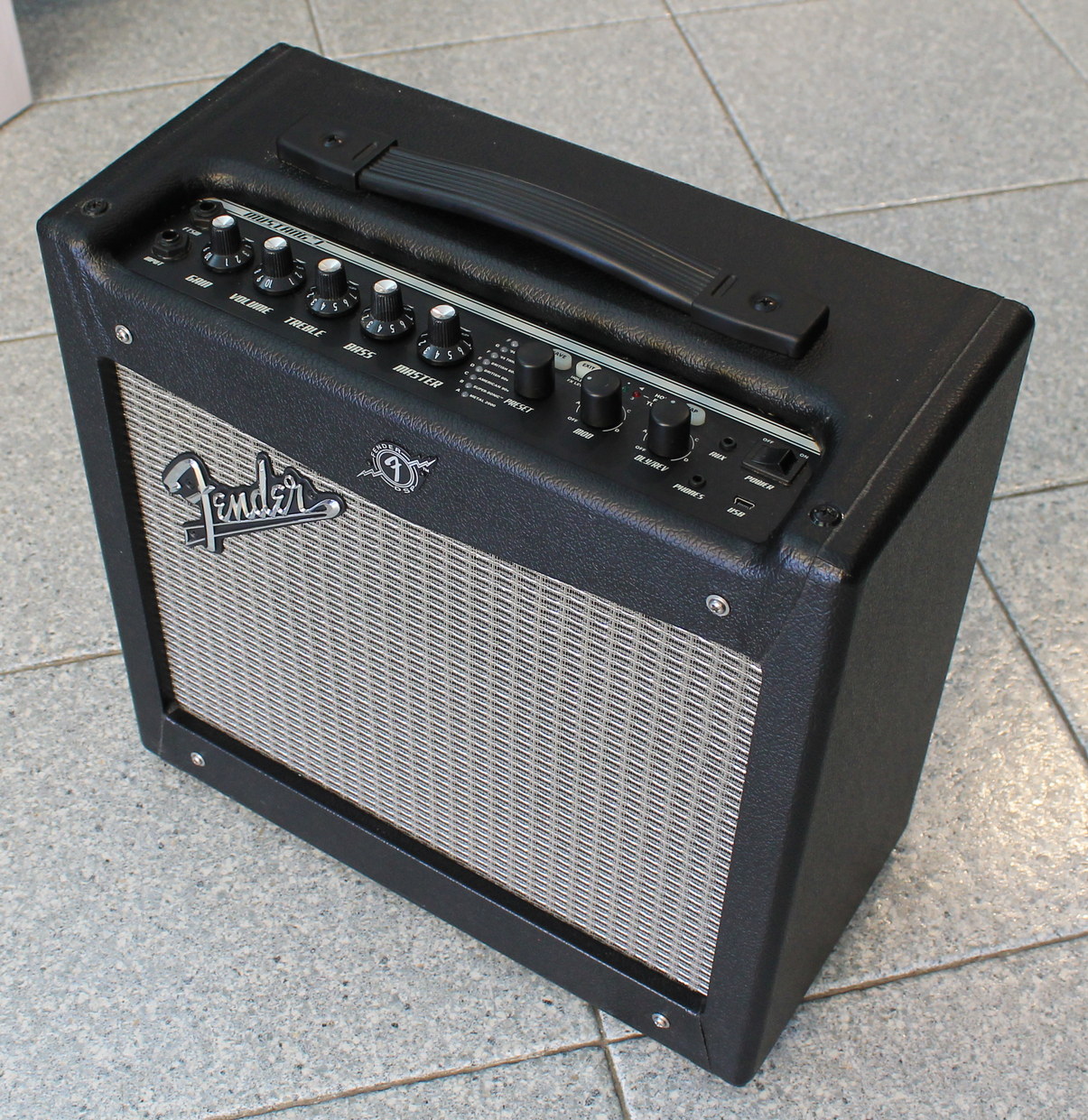 Fender Mustang I V2 USATO cod. 36322 - immagine 3