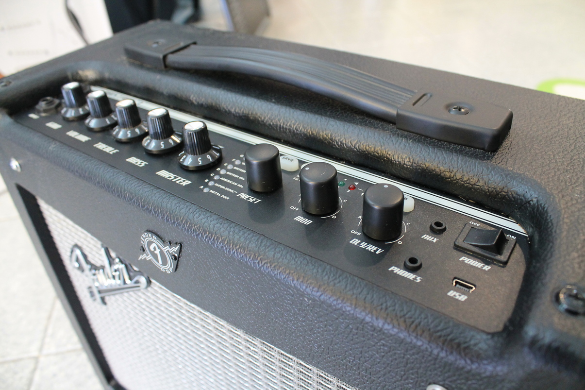 Fender Mustang I V2 USATO cod. 36322 - immagine 6