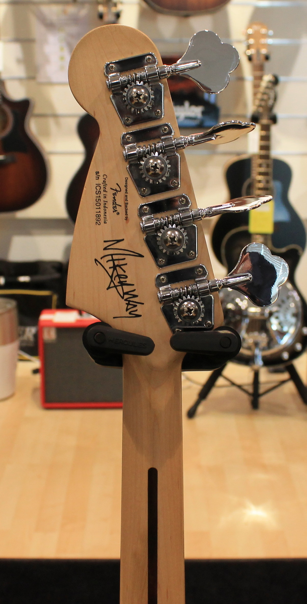 Squier Mustang Bass Mikey Way Signature USATO cod. 34922 - immagine 13