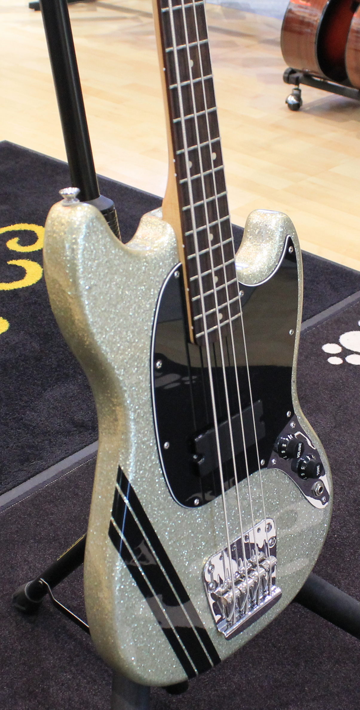 Squier Mustang Bass Mikey Way Signature USATO cod. 34922 - immagine 2