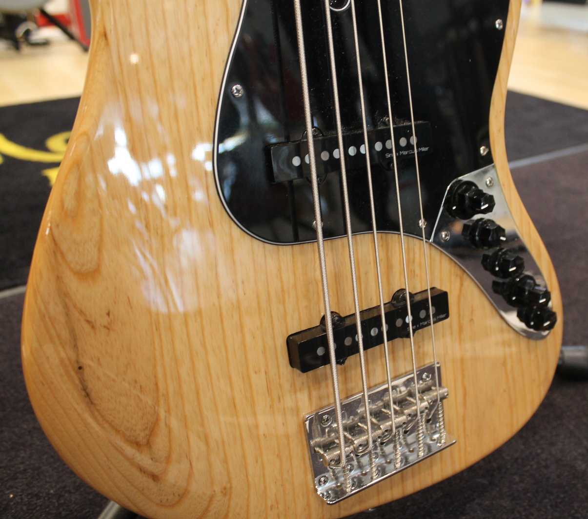 Sire Marcus Miller V7 Swamp Ash 5 USATO cod. 57722 - immagine 3