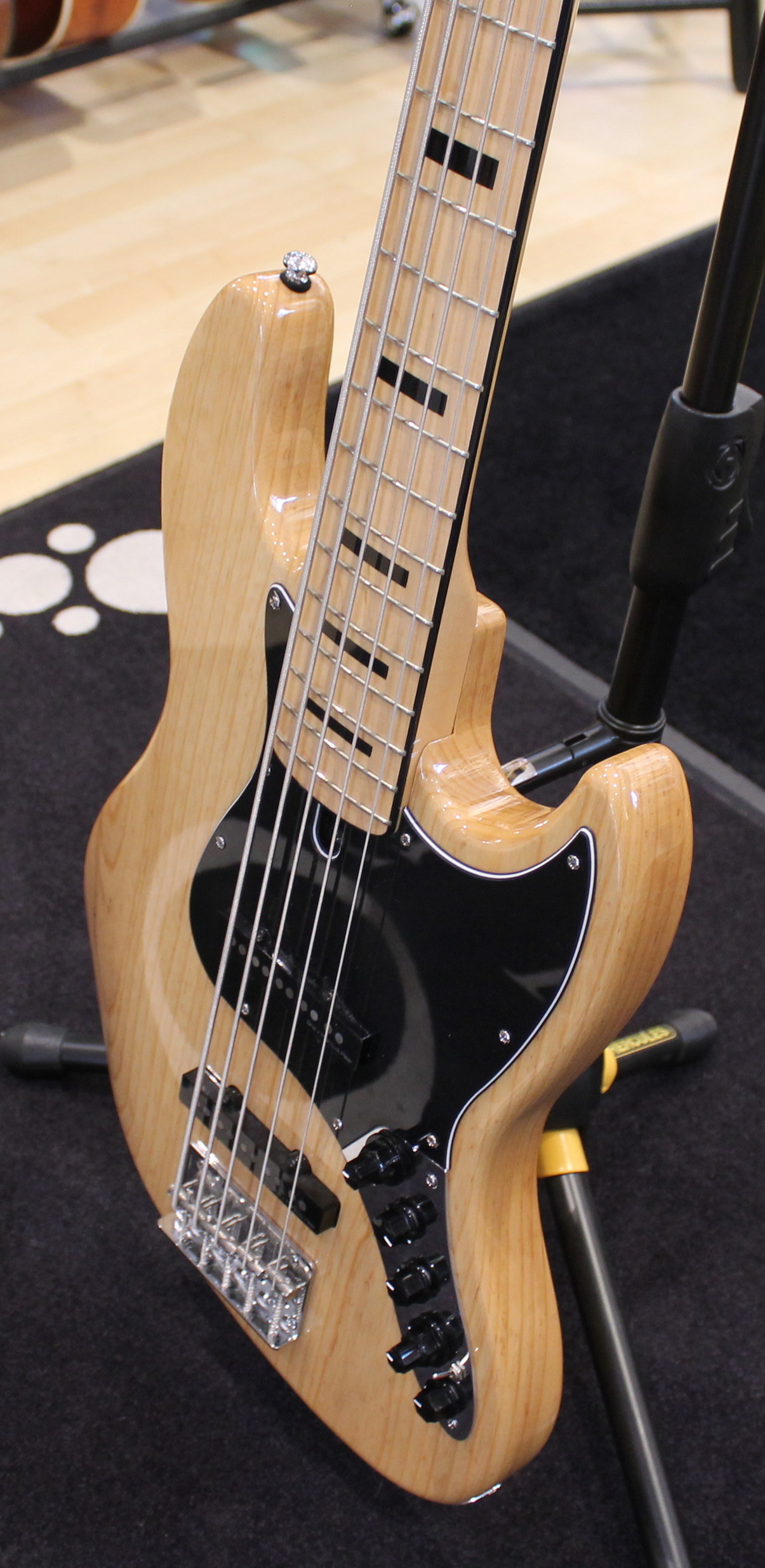 Sire Marcus Miller V7 Swamp Ash 5 USATO cod. 57722 - immagine 4