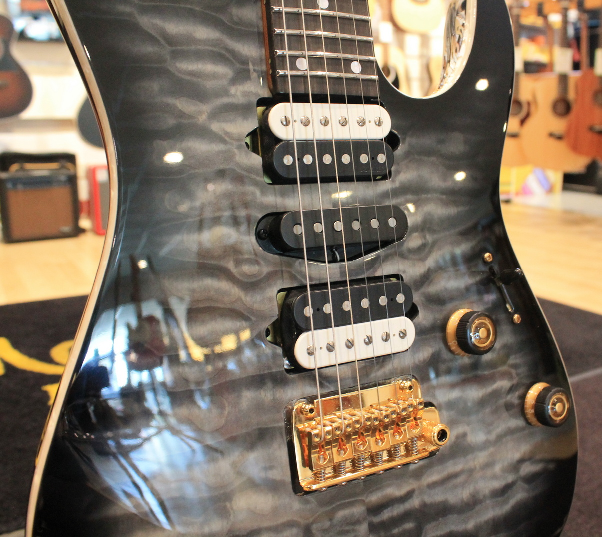 Ibanez AZ47P1QM-BIB Black Ice Burst EX DEMO - immagine 3