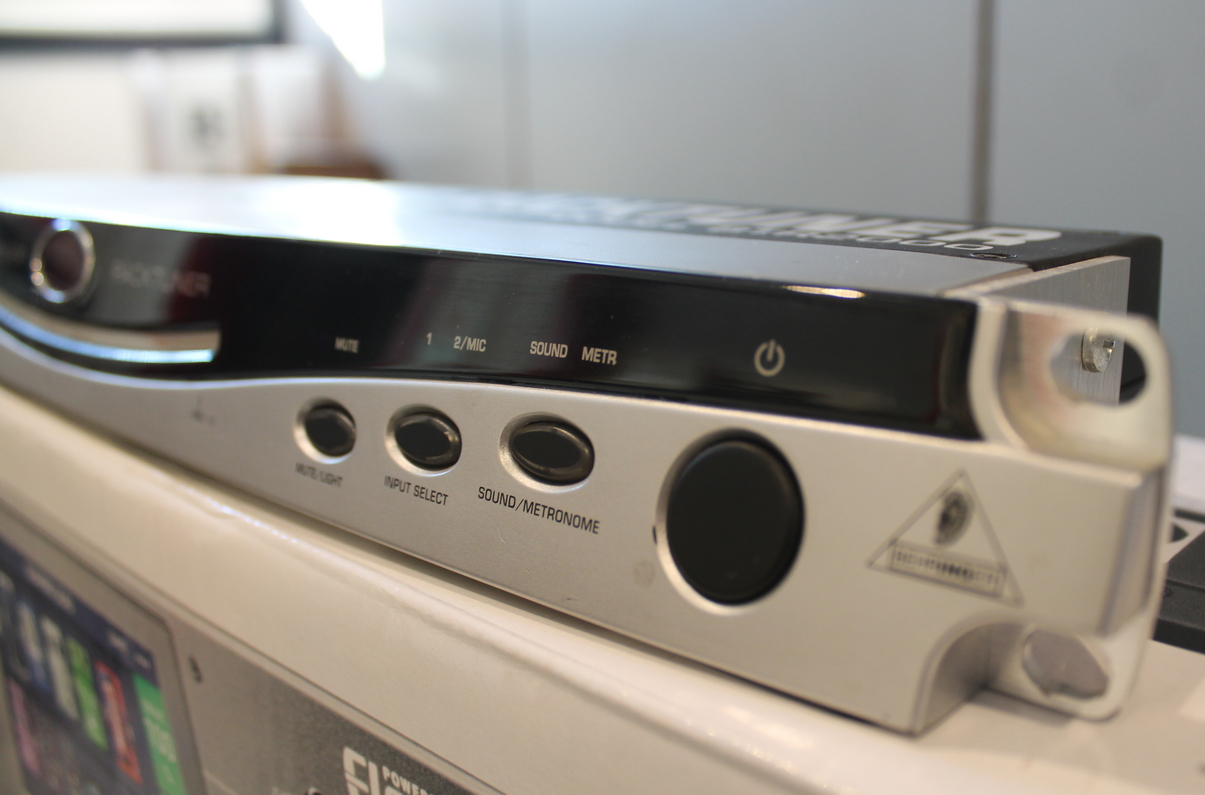 Behringer BTR2000 Rack Tuner USATO cod. 73522 - immagine 3