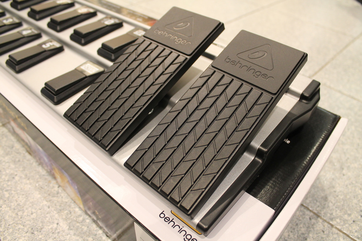 Behringer FCB1010 USATO cod. 76222 - immagine 3