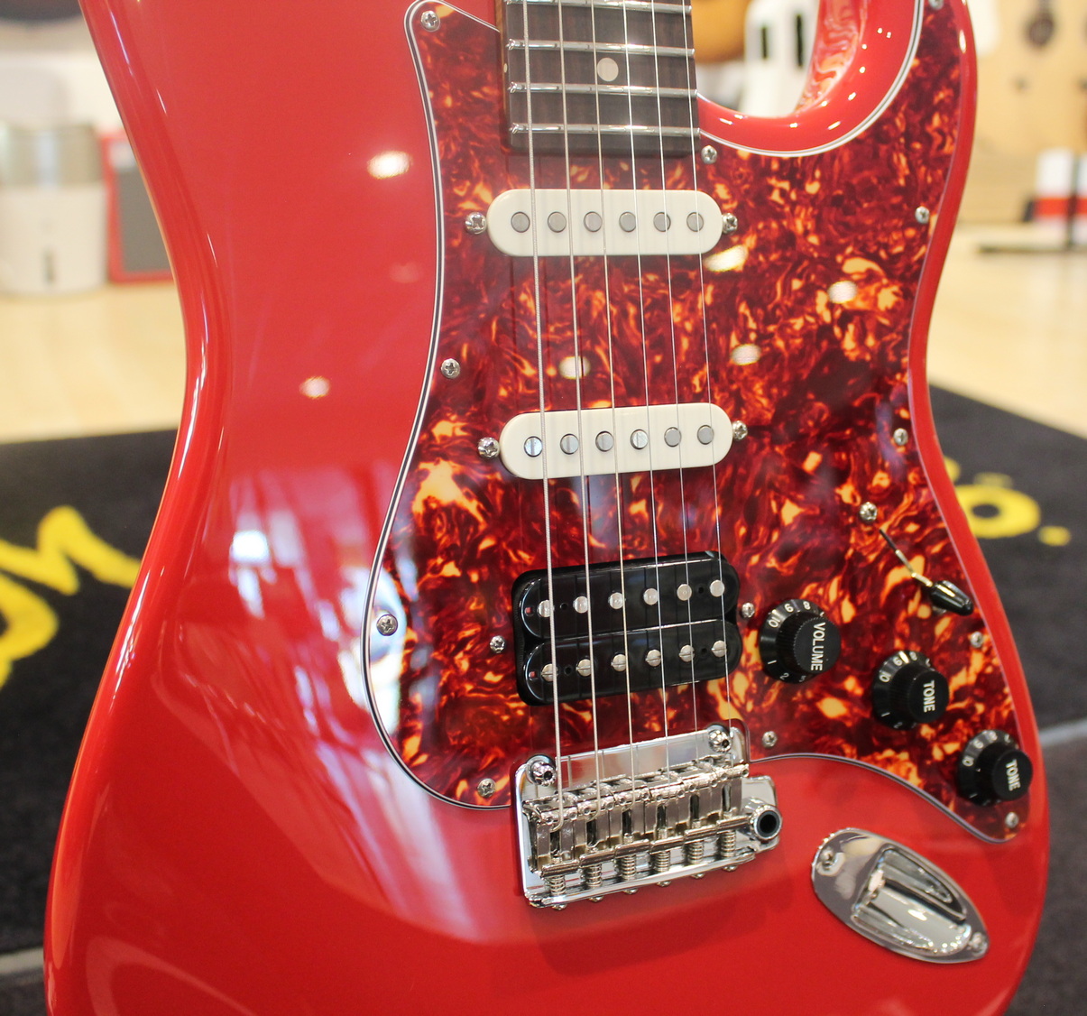 Suhr Classic S RW HSS Dakota Red Limited Edition - immagine 2