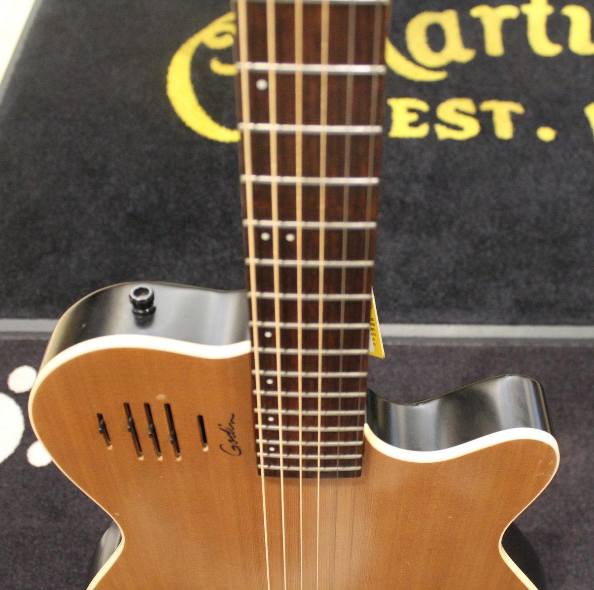 Godin A6 Natural SG USATO cod. 114422 - immagine 5