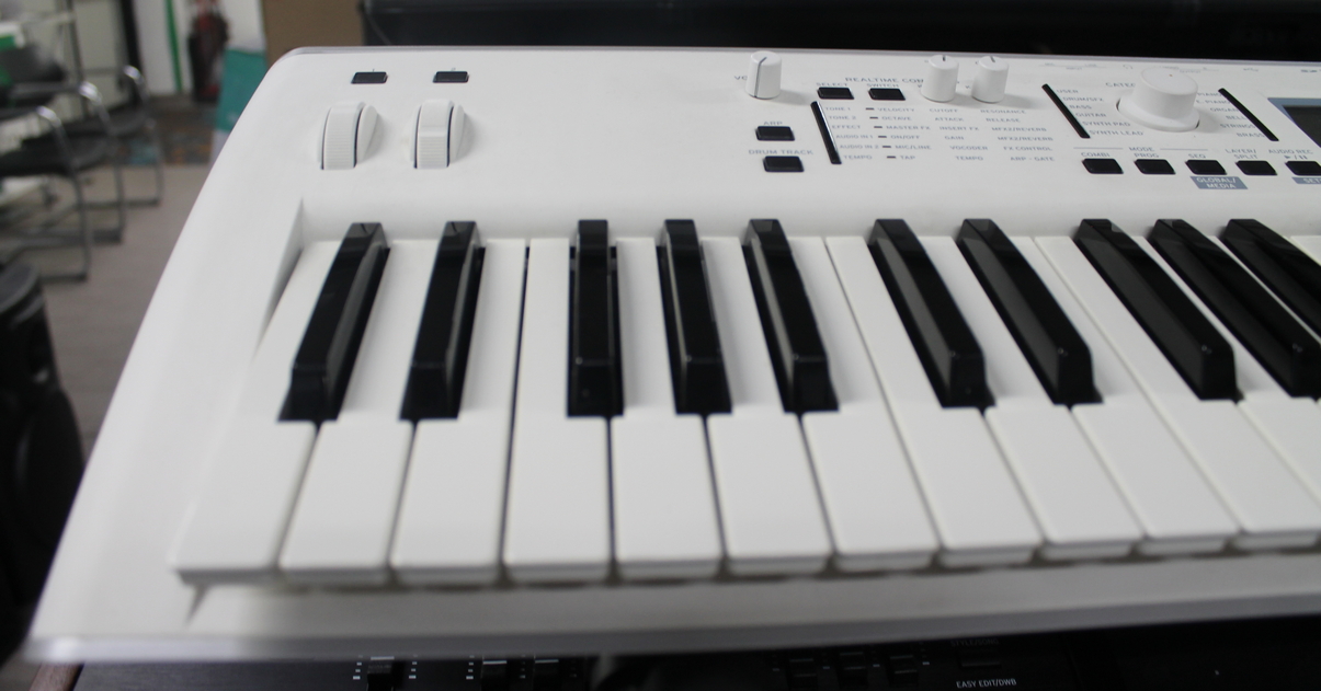 Korg Kross 2-61 Limited Edition White USATO cod. 108422 - immagine 4