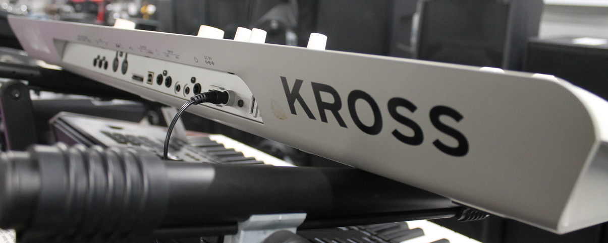 Korg Kross 2-61 Limited Edition White USATO cod. 108422 - immagine 7