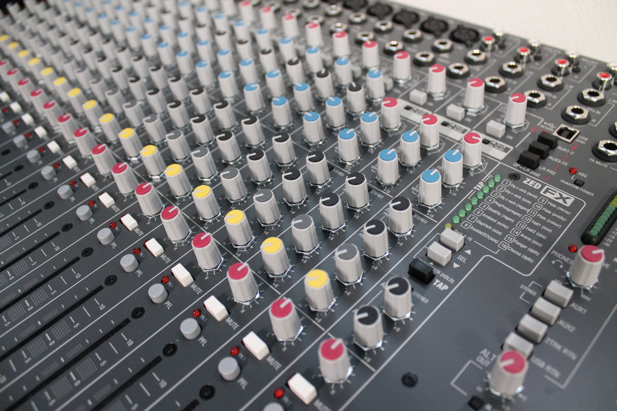 Allen & Heath Zed 22 FX USATO cod. 12623 - immagine 5