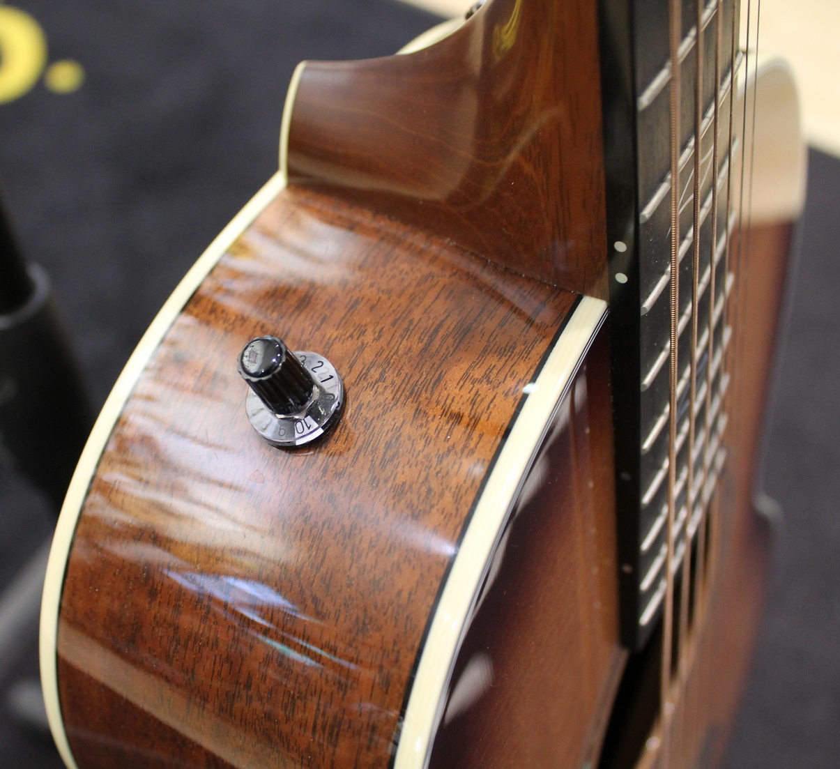 Breedlove Legacy Parlor Walnut USATO cod. 20823 - immagine 3