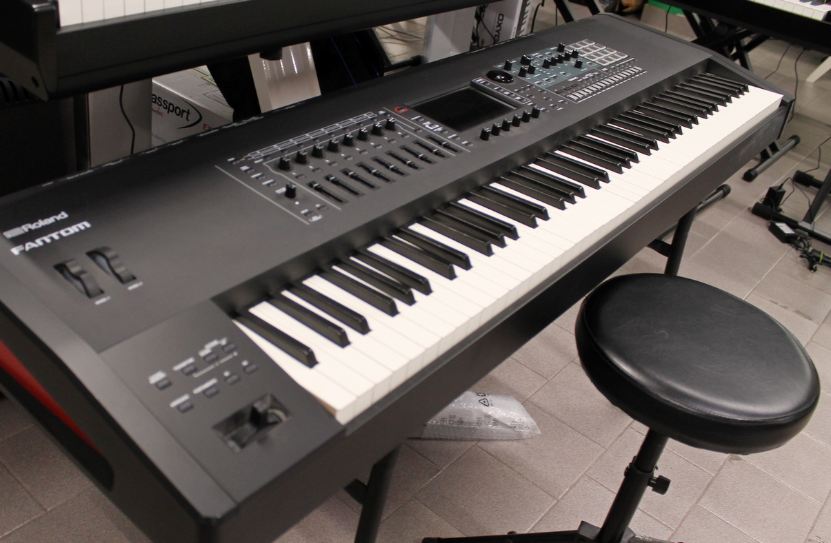 Roland Fantom 8 USATO cod. 56723 - immagine 2
