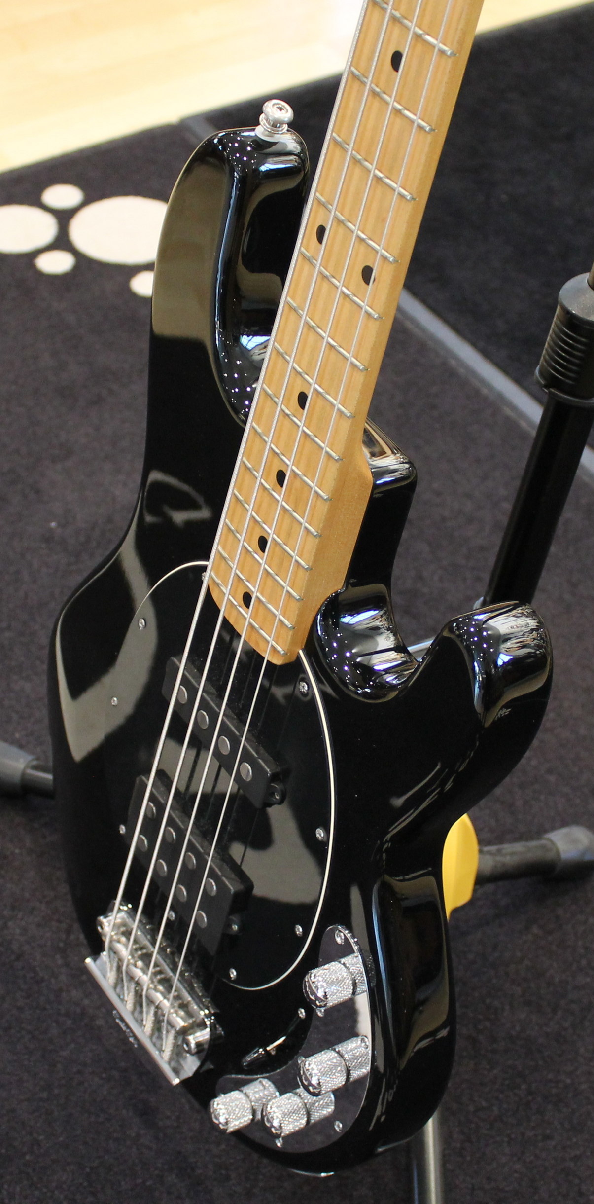 Music Man StingRay 4 HS Black USATO cod. 62123 - immagine 3