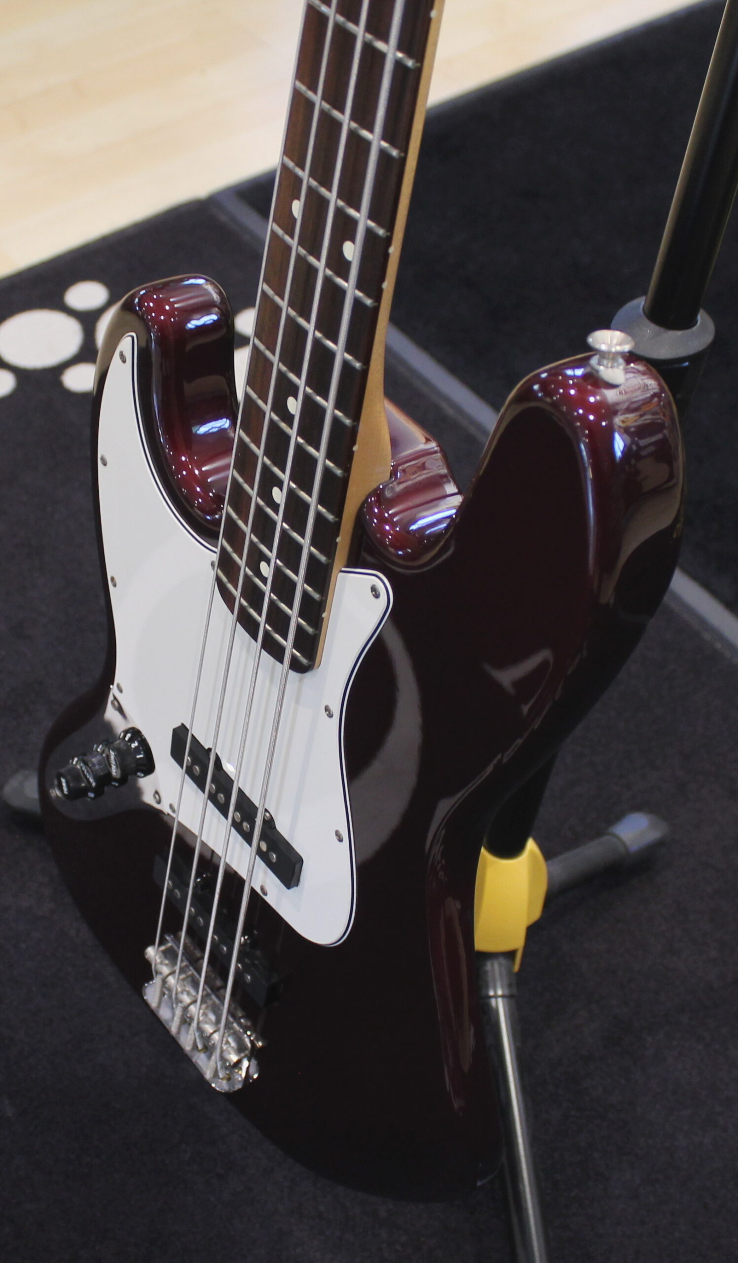 Fender Jazz Bass Midnight Wine RW LH USATO cod. 76923 - immagine 4