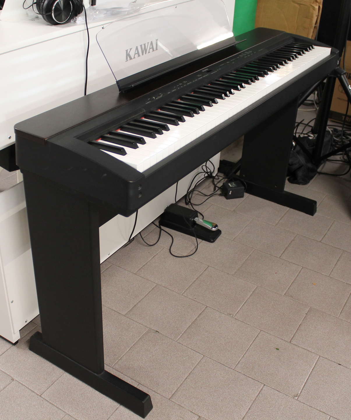 Yamaha P-140 + stand USATO 71823