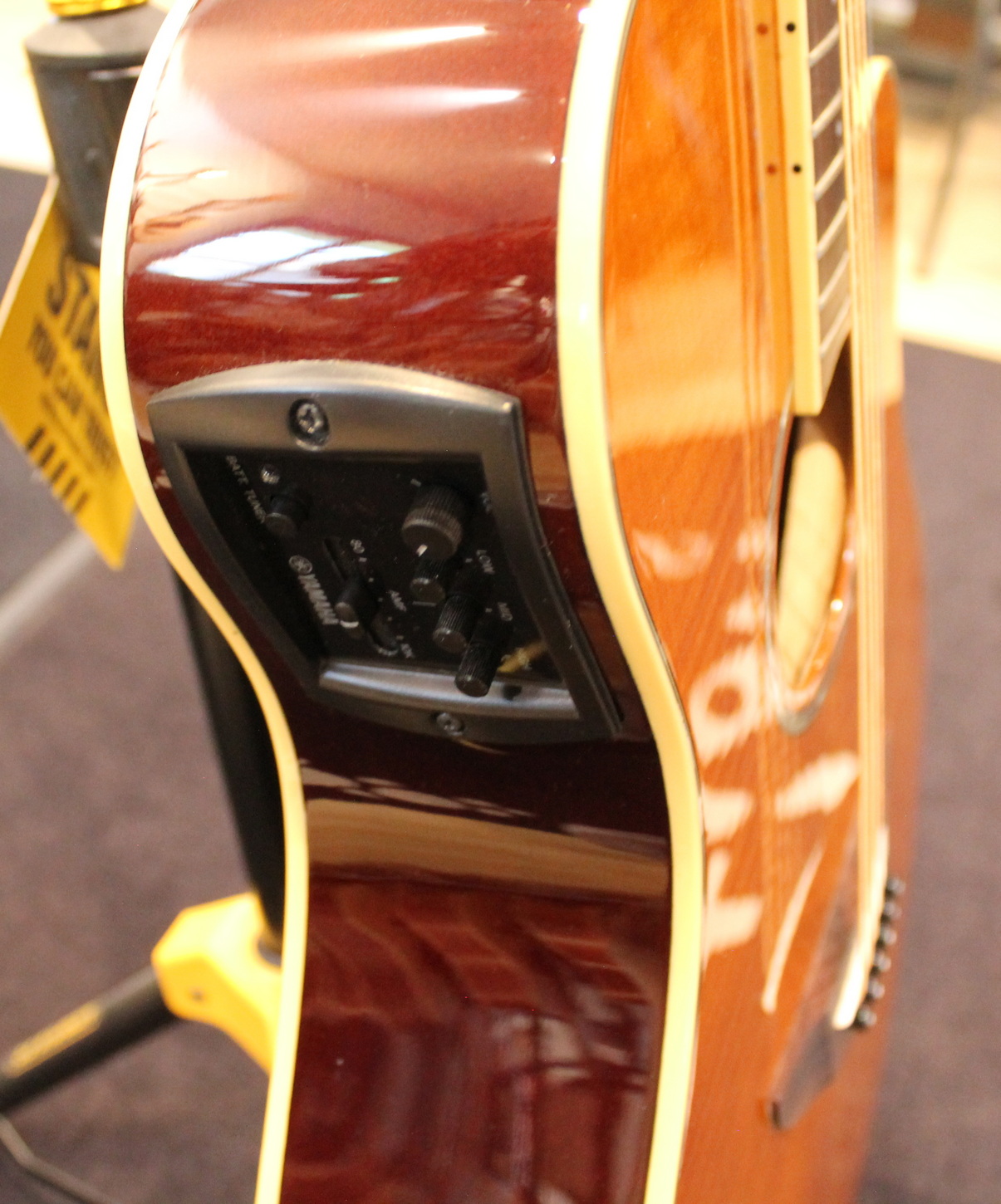 Yamaha APX-600FM Natural USATO cod. 85223 - immagine 3