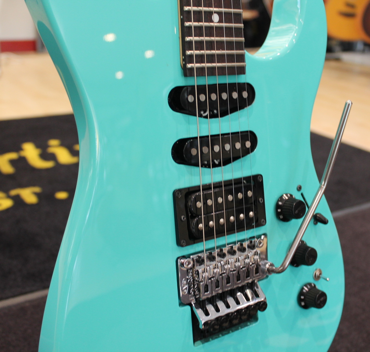 Fender HM Strat Ice Blue LTD USATO cod. 87223 - immagine 3