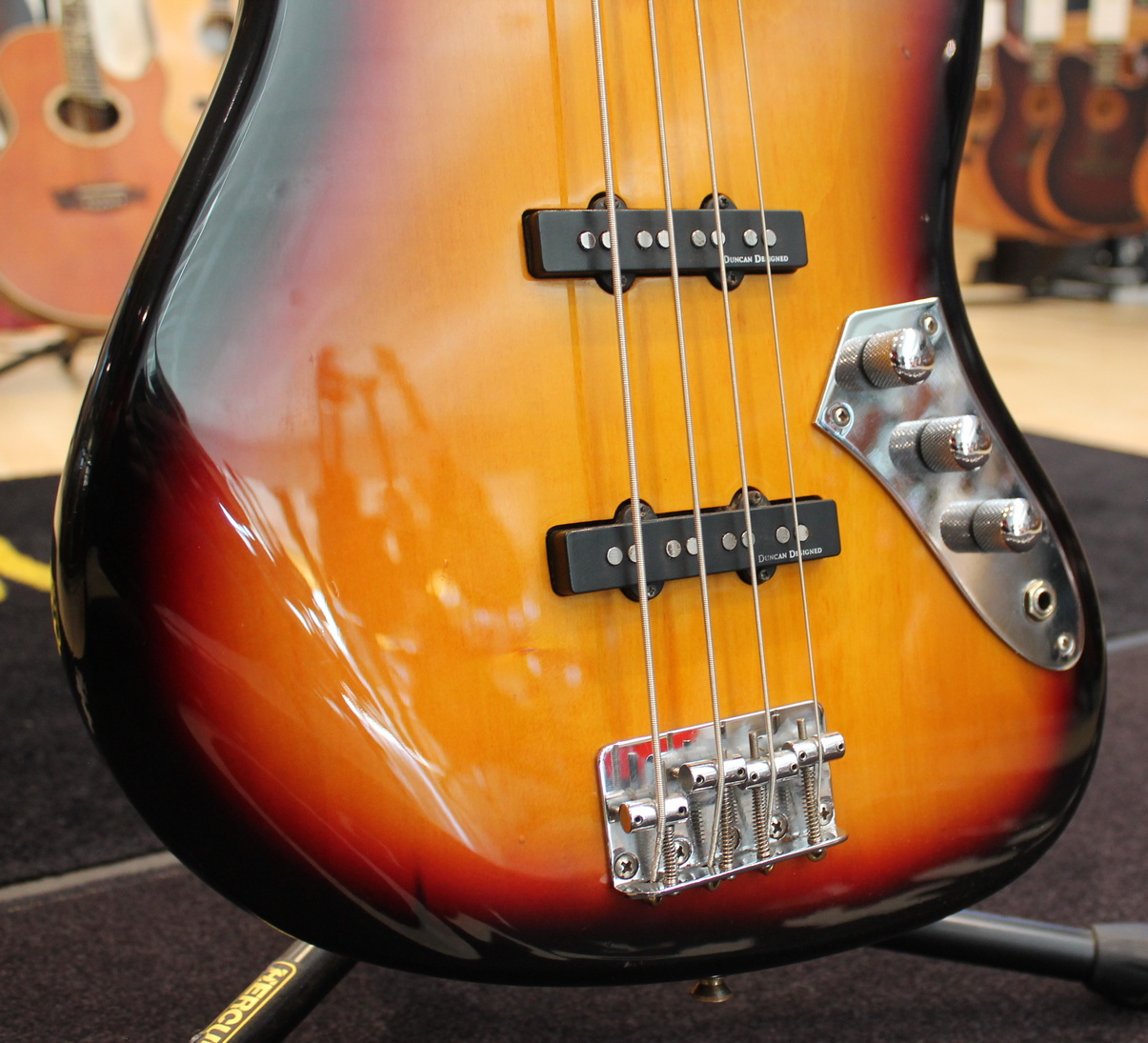 Squier Jazz Bass Fretless Vintage Modified USATO cod. 85623 - immagine 3