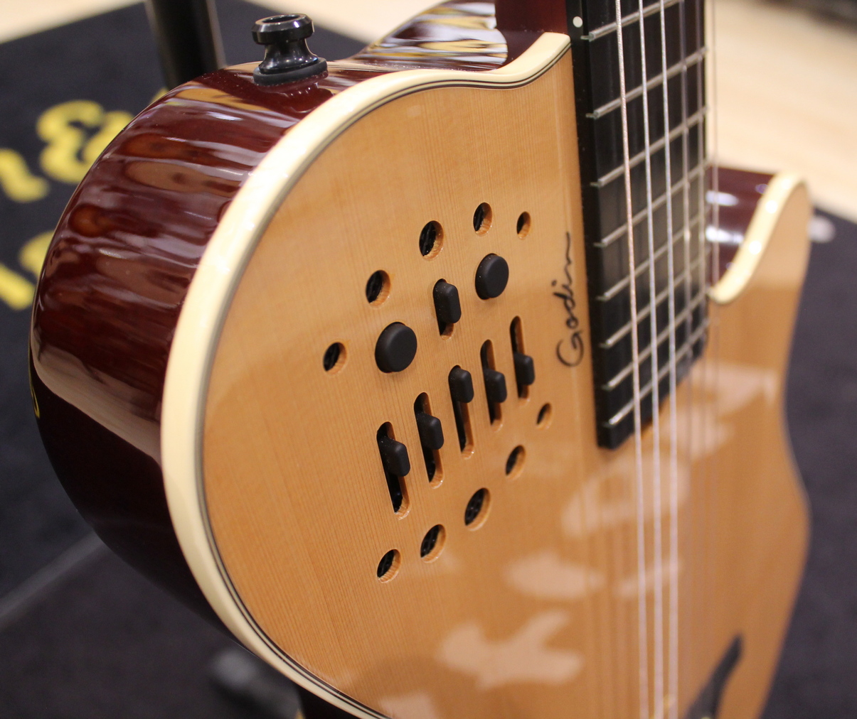 Godin Multiac Grand Concert USATO cod. 106723 - immagine 3