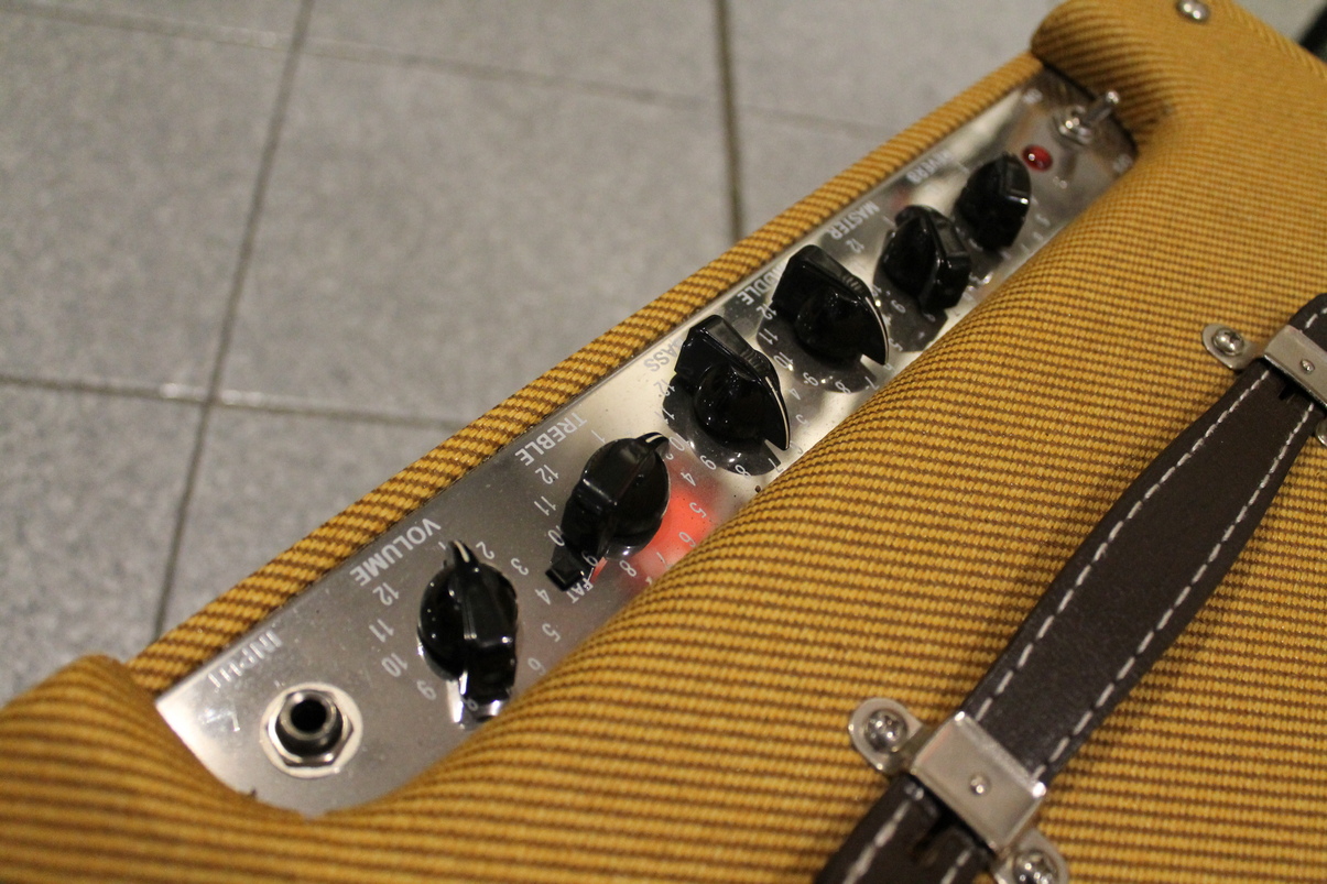 Fender Blues Jr Tweed USATO cod. 114023 - immagine 5