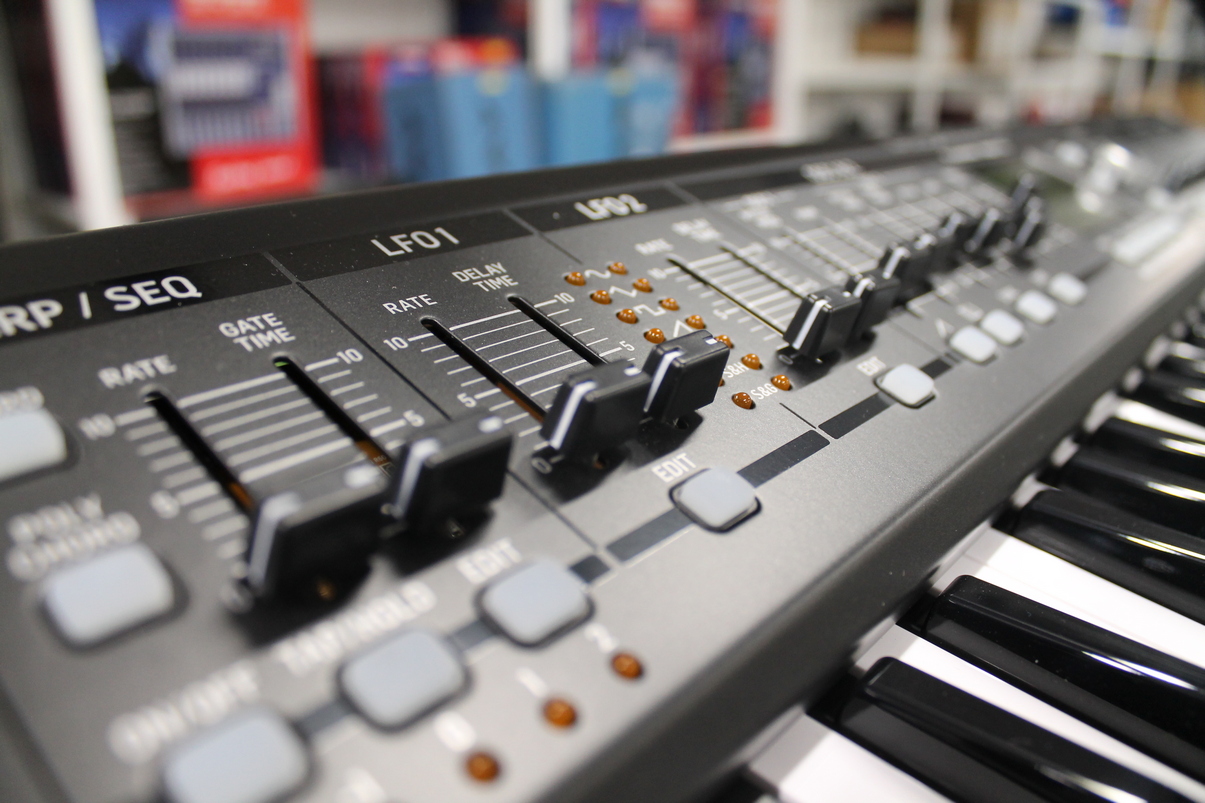 Behringer DeepMind 12 USATO cod. 10824 - immagine 4