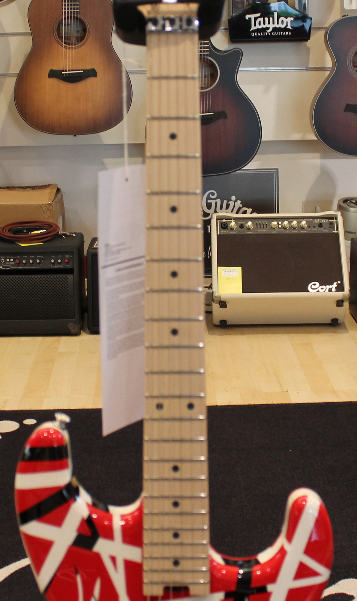 EVH Striped Series Red EX DEMO cod. 66624 - immagine 6