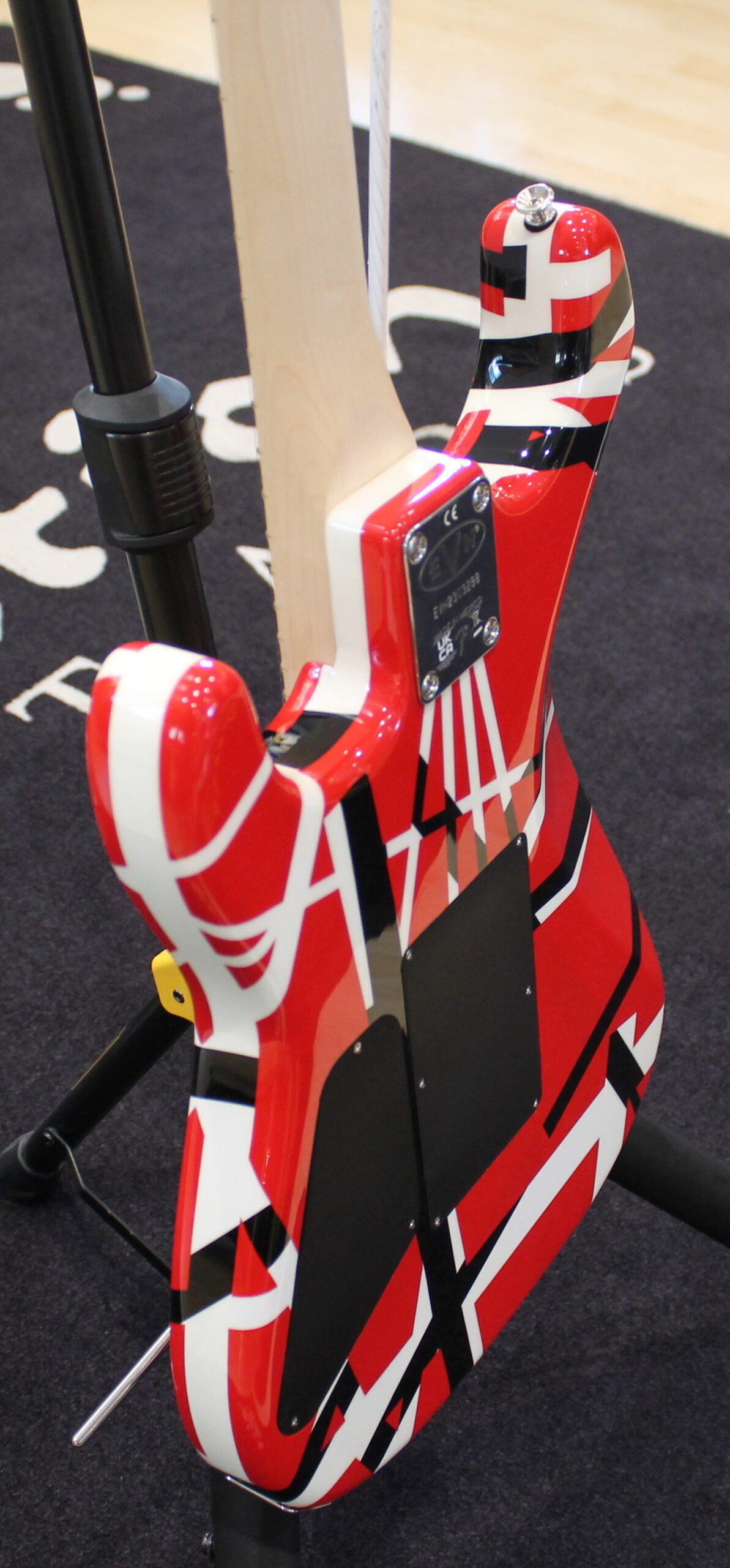 EVH Striped Series Red EX DEMO cod. 66624 - immagine 9