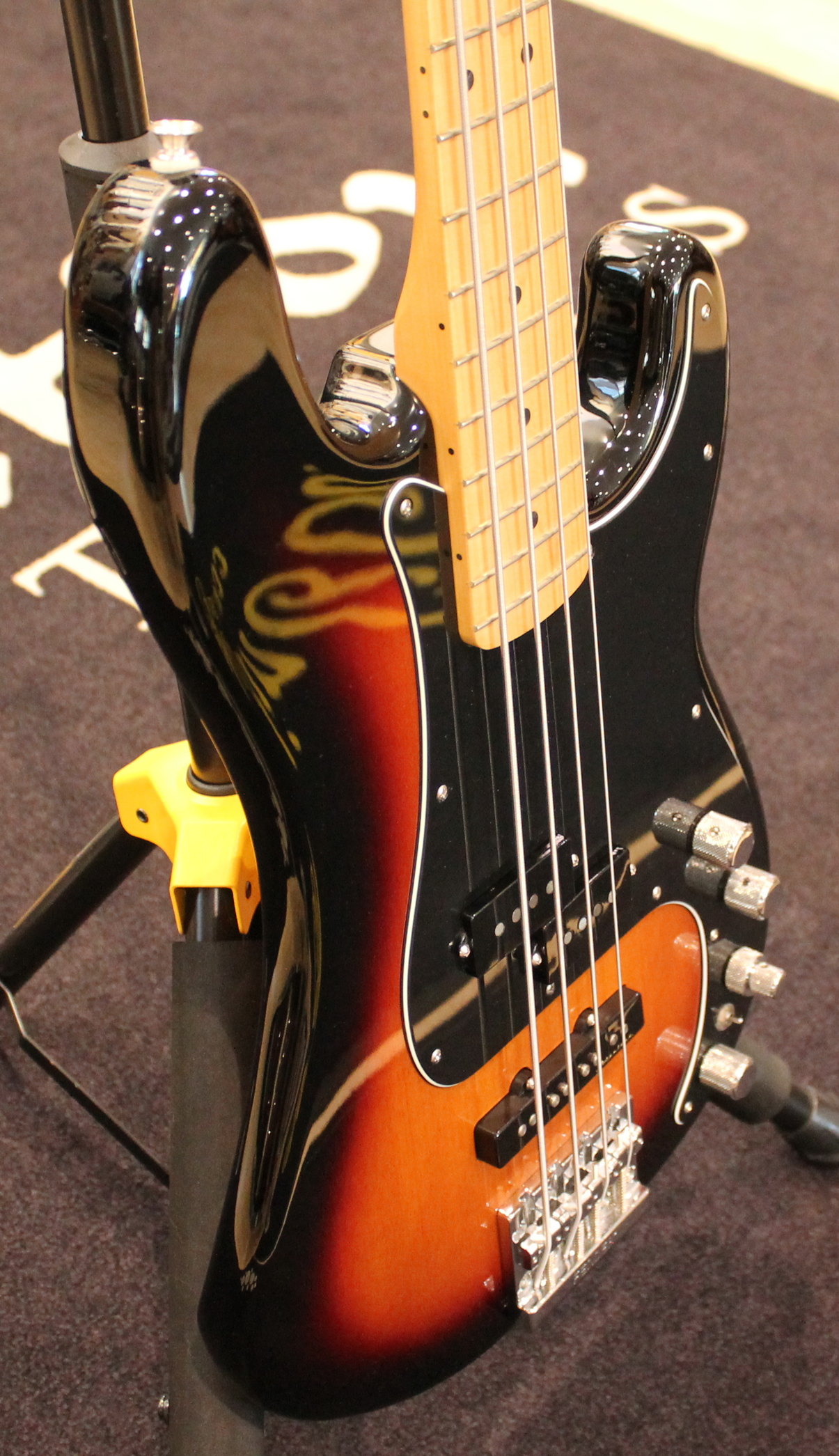 Fender DeLuxe Active Precision Bass USATO cod. 68824 - immagine 2