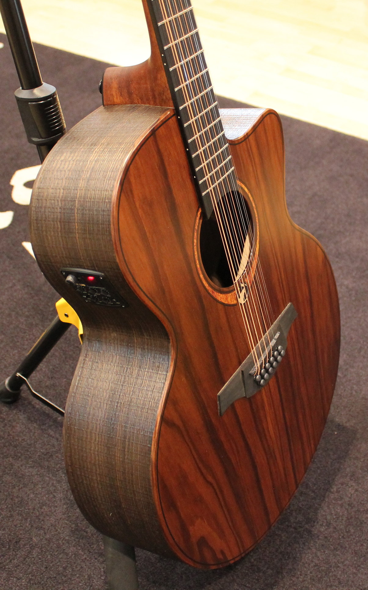 Lag Savage J12CE USATO cod. 28425 - immagine 2