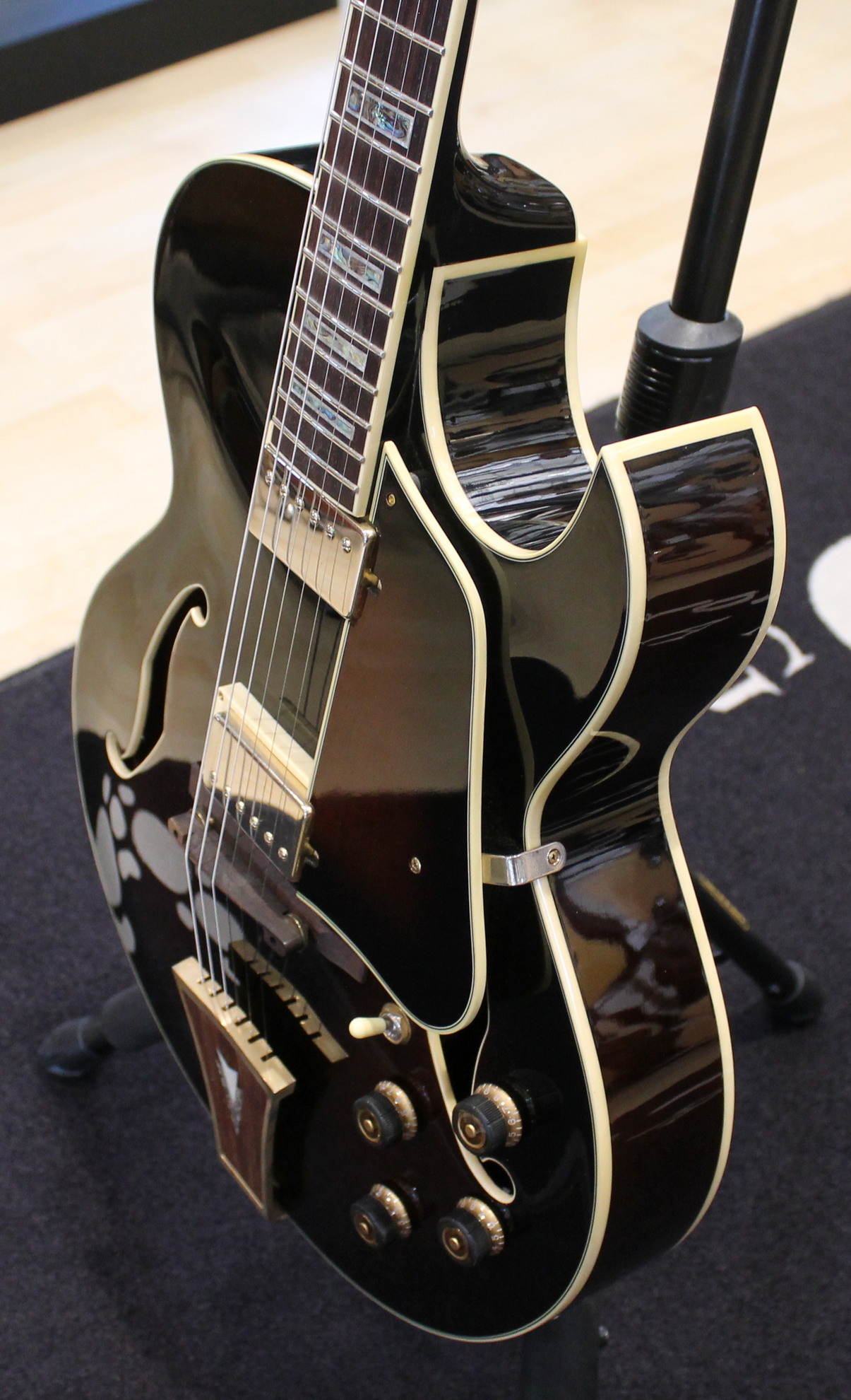 Ibanez AK95-DVS-12-03 USATO cod. 58425 < Lenzotti Strumenti Musicali