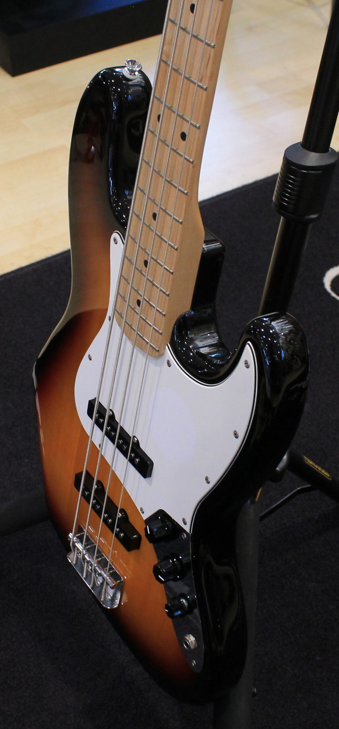 Squier Affinity Jazz Bass USATO cod. 60925 - immagine 4
